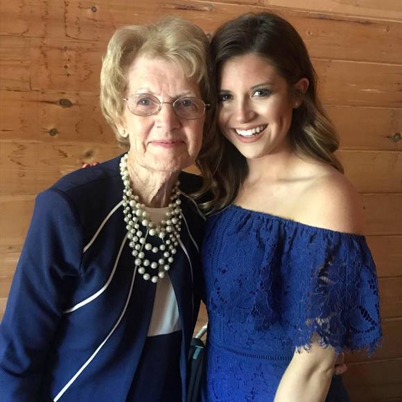 Meet your Posher, Karena - Picture 1 of 1